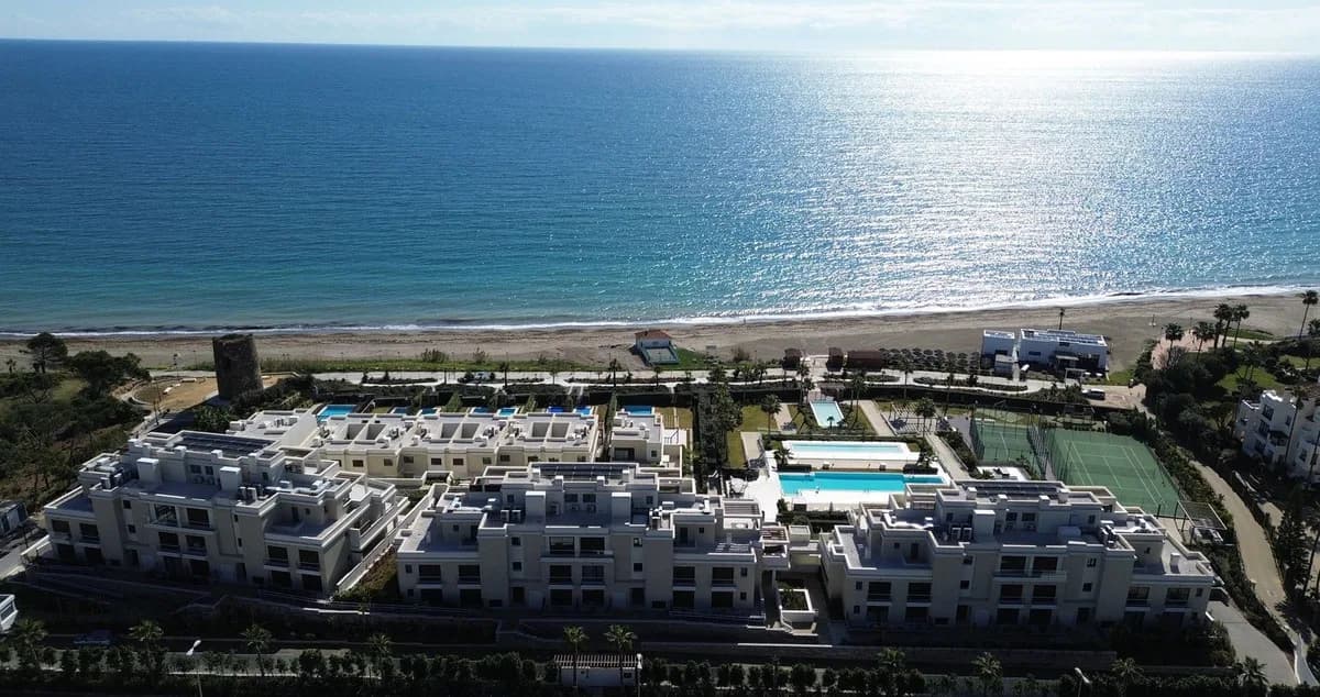 4 Bedroom Townhouse for Sale in New Golden Mile, Málaga - Image 9
