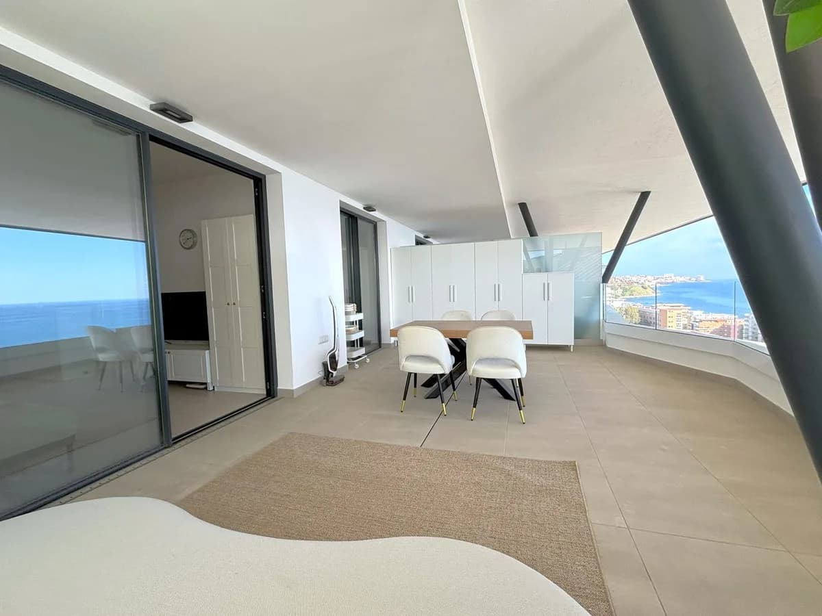 2 Bedroom Middle Floor Apartment for Sale in Fuengirola, Málaga - Image 7