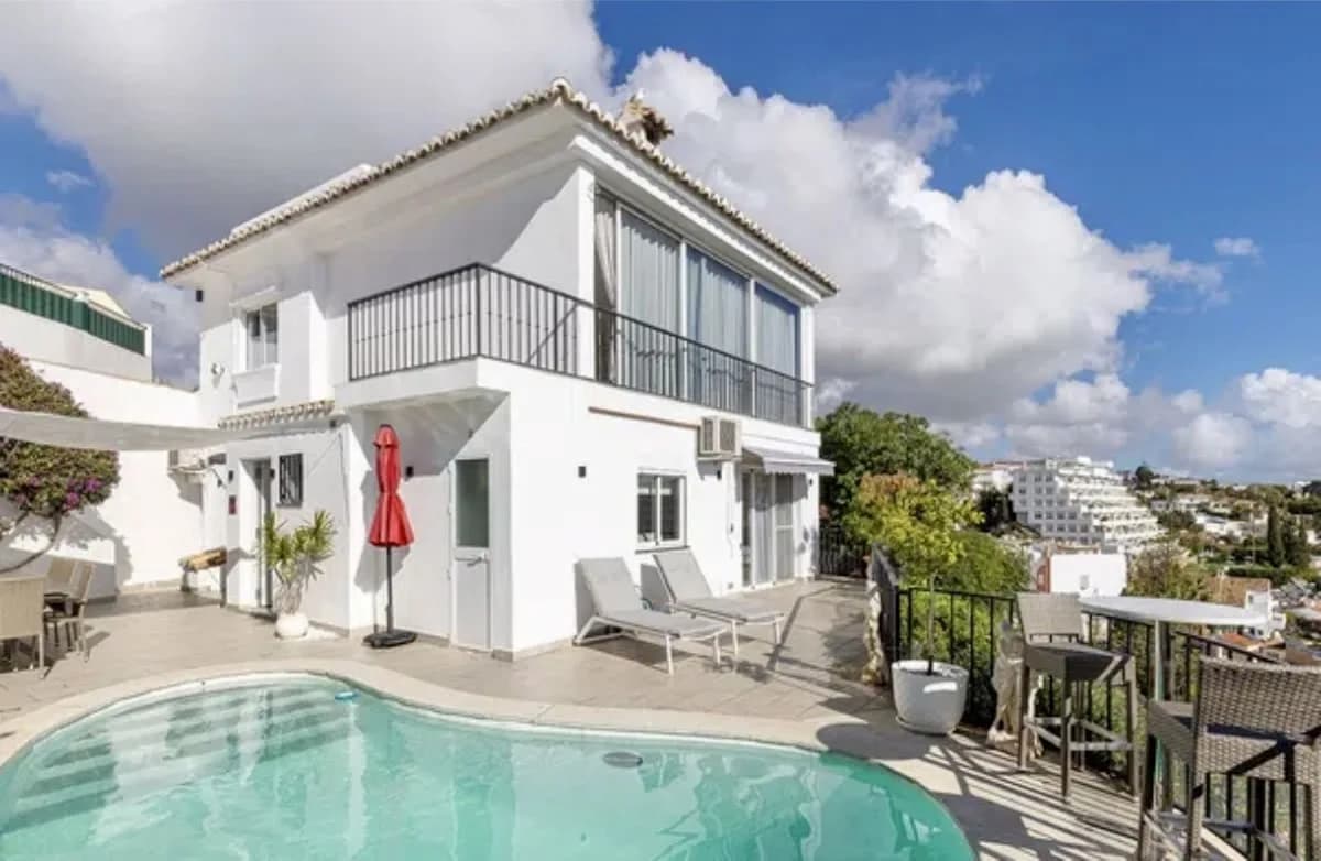 3 Bedroom Detached Villa for Sale in Torreblanca, Málaga - Image 2