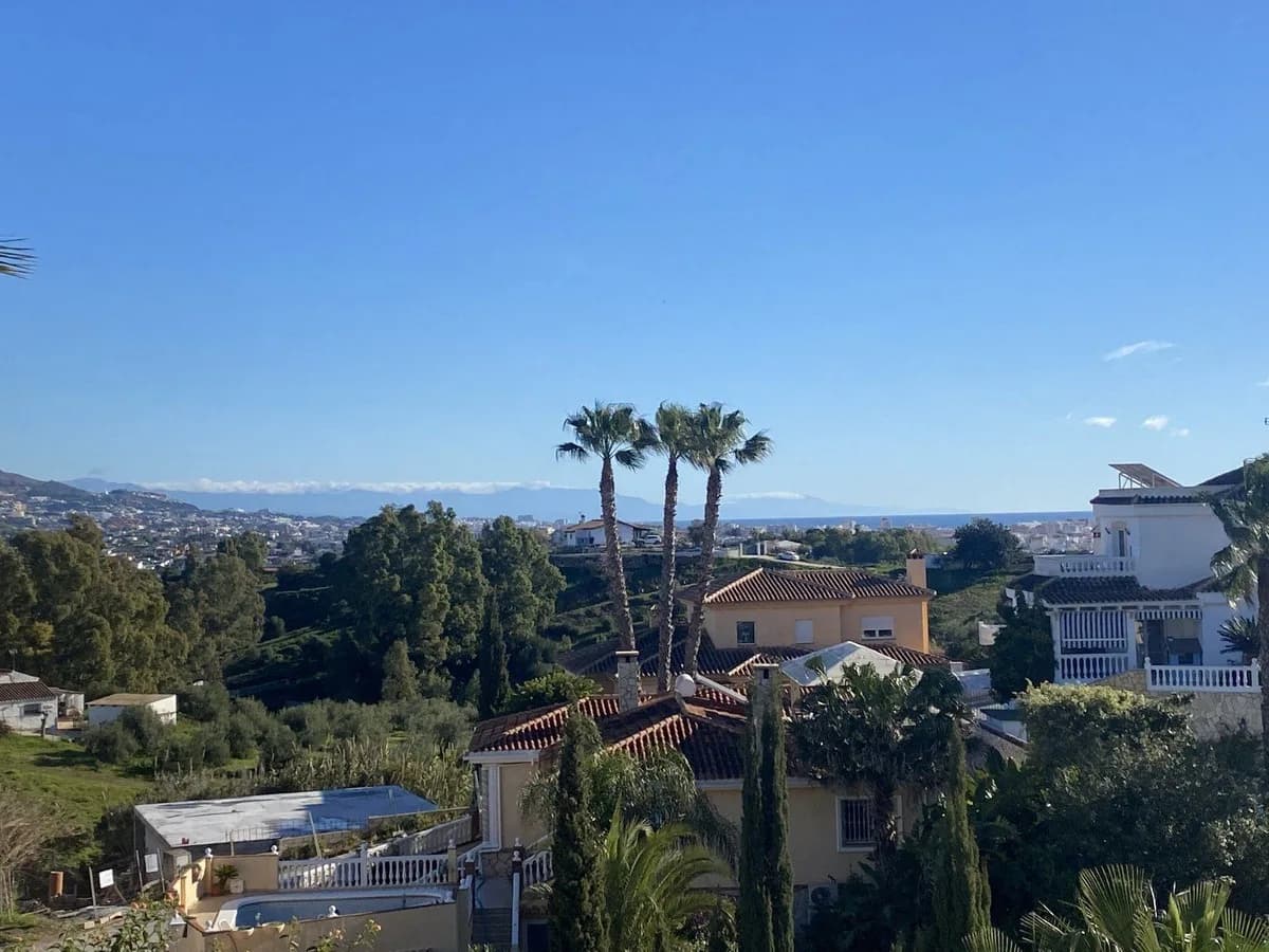 6 Bedroom Detached Villa for Sale in Mijas Costa, Málaga - Image 5