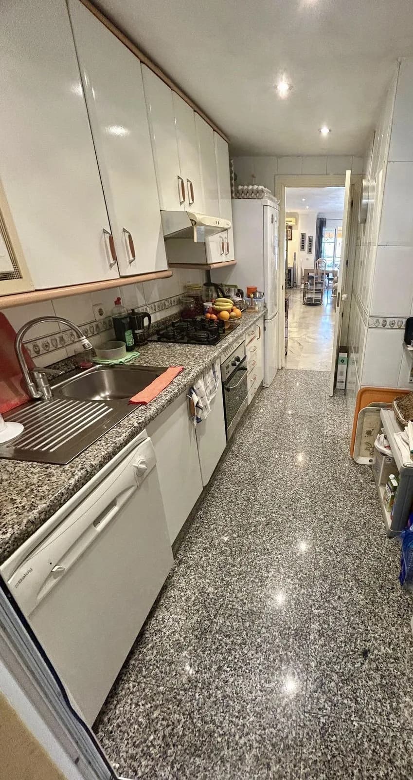 3 Bedroom Duplex for Sale in Nueva Andalucía, Málaga - Image 8