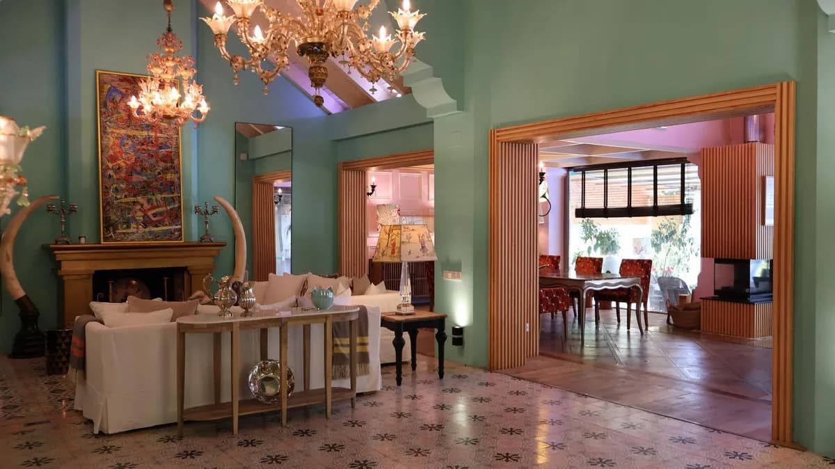5 Bedroom Detached Villa for Sale in The Golden Mile, Málaga - Image 4