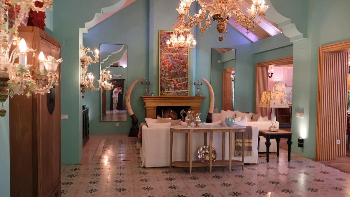 5 Bedroom Detached Villa for Sale in The Golden Mile, Málaga - Image 5