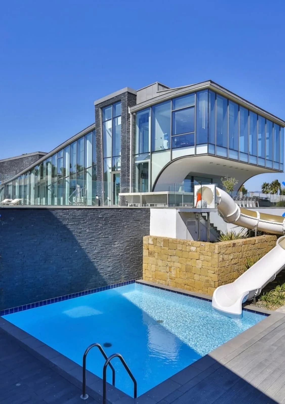18 Bedroom Detached Villa for Sale in Sotogrande, Cádiz - Image 3