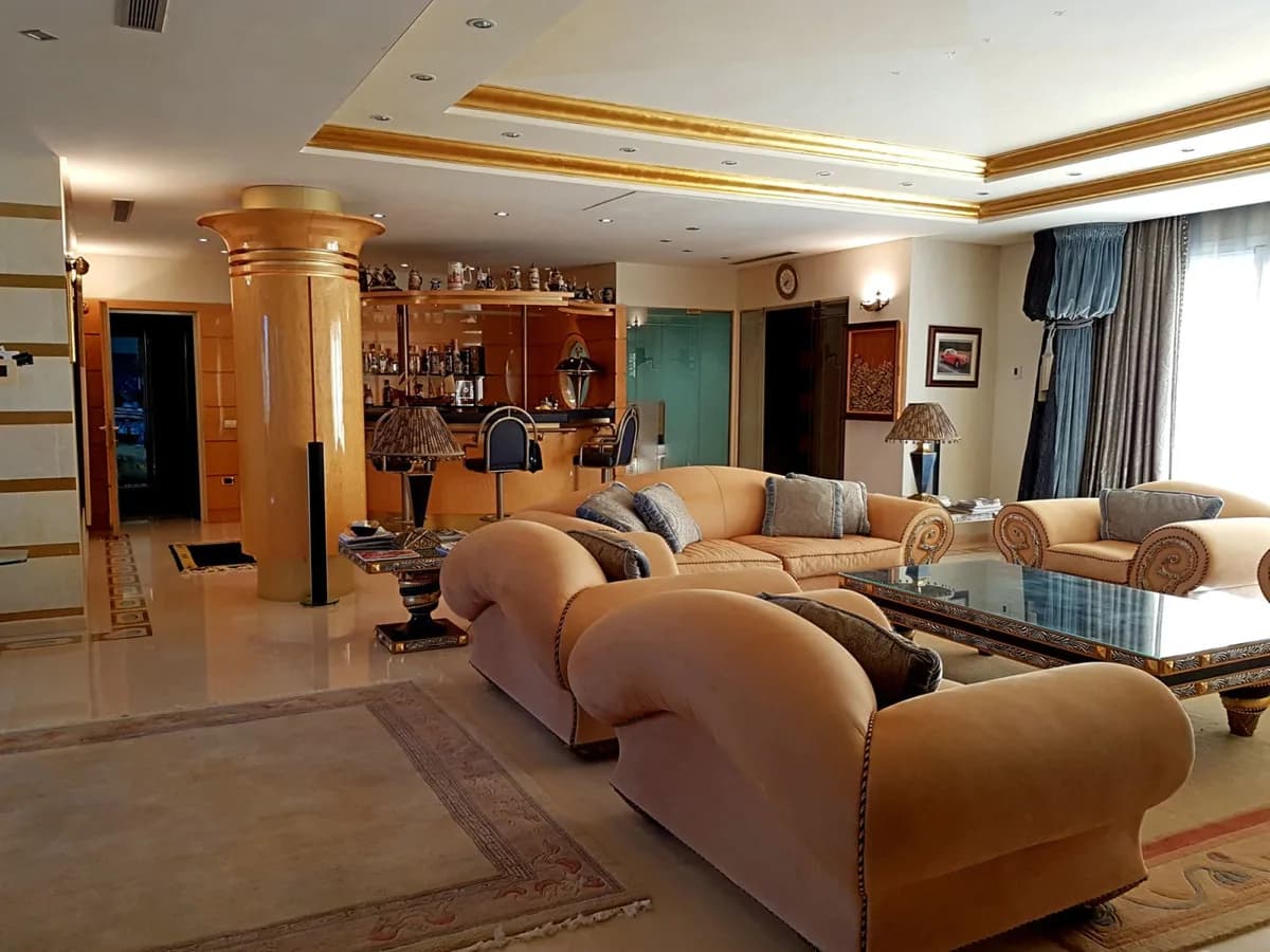 4 Bedroom Penthouse for Sale in New Golden Mile, Málaga - Image 2
