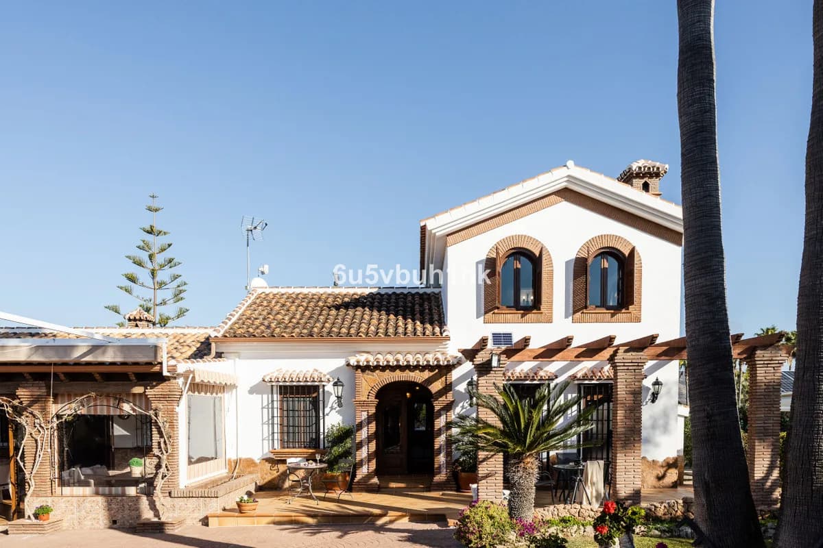 5 Bedroom Townhouse for Sale in Alhaurín el Grande, Málaga - Image 6