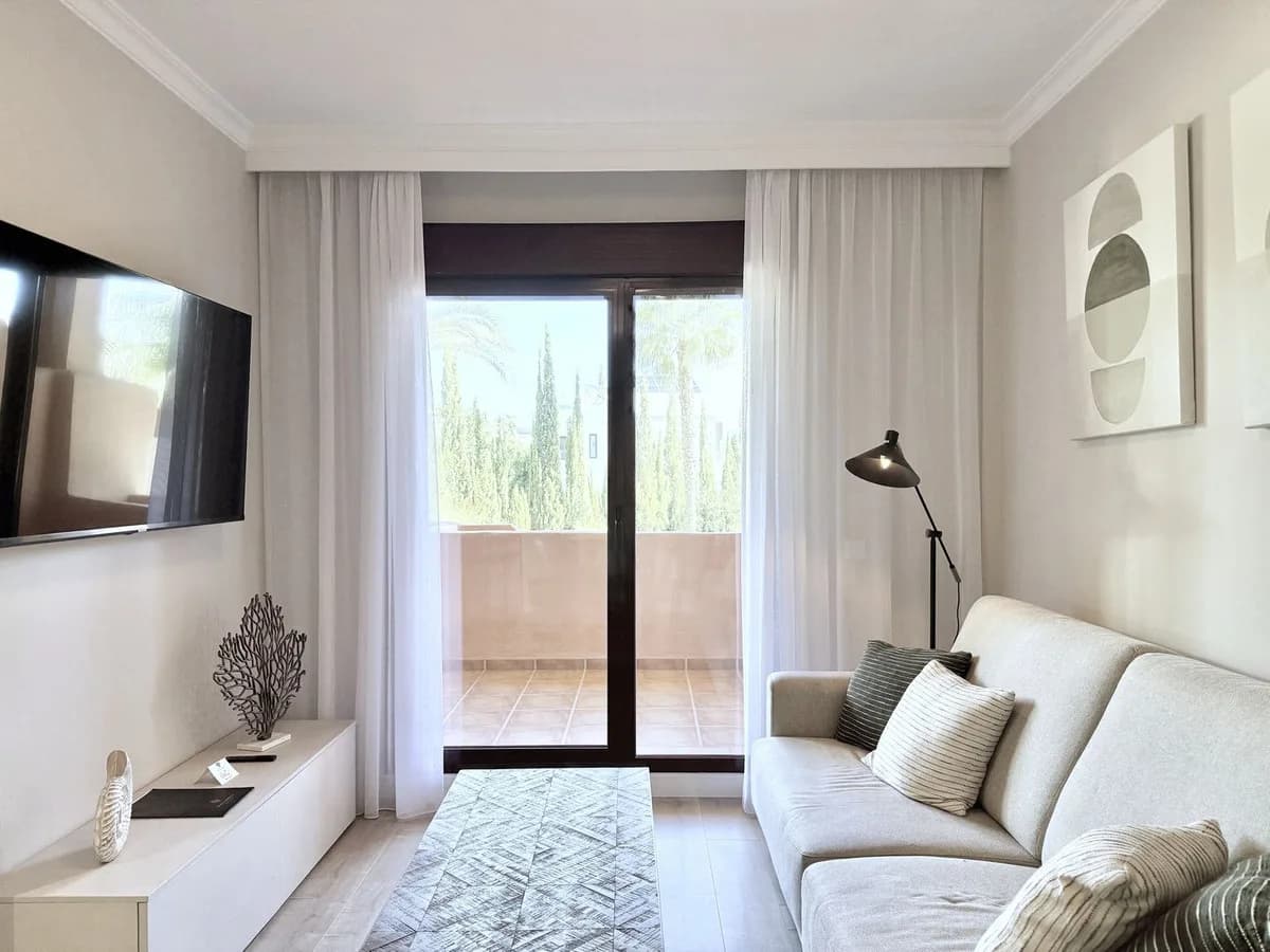 1 Bedroom Ground Floor Apartment for Sale in Benahavís, Málaga - Image 6