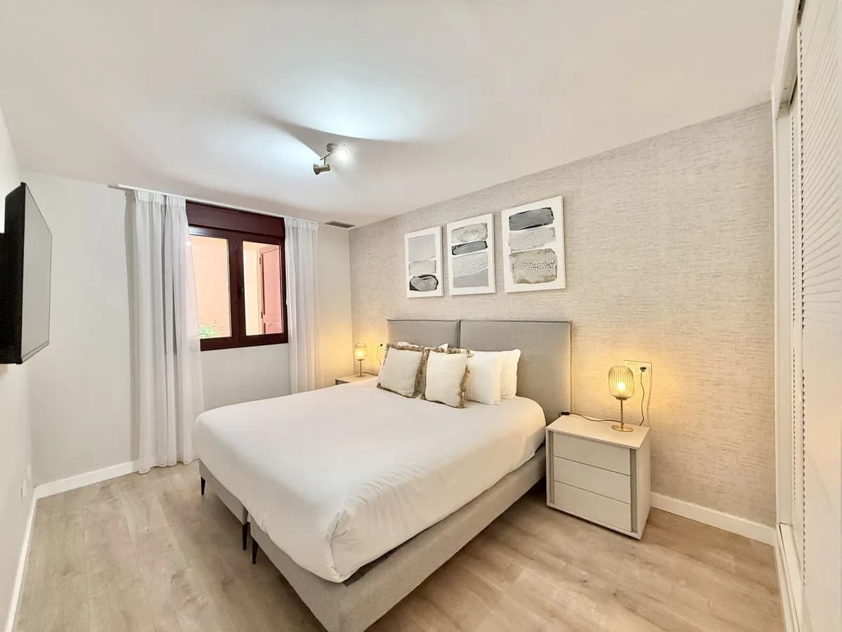 1 Bedroom Ground Floor Apartment for Sale in Benahavís, Málaga - Image 8