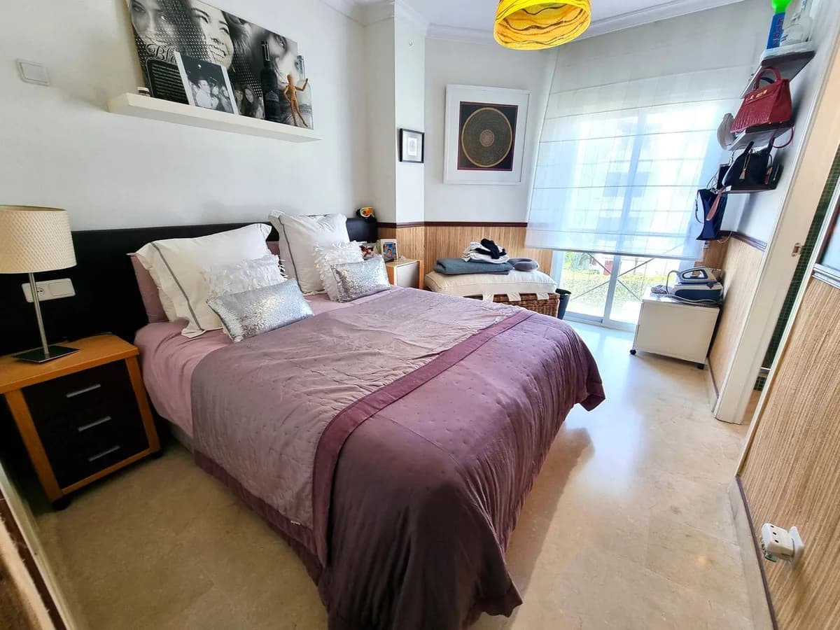 3 Bedroom Top Floor Apartment for Sale in Estepona, Málaga - Image 4