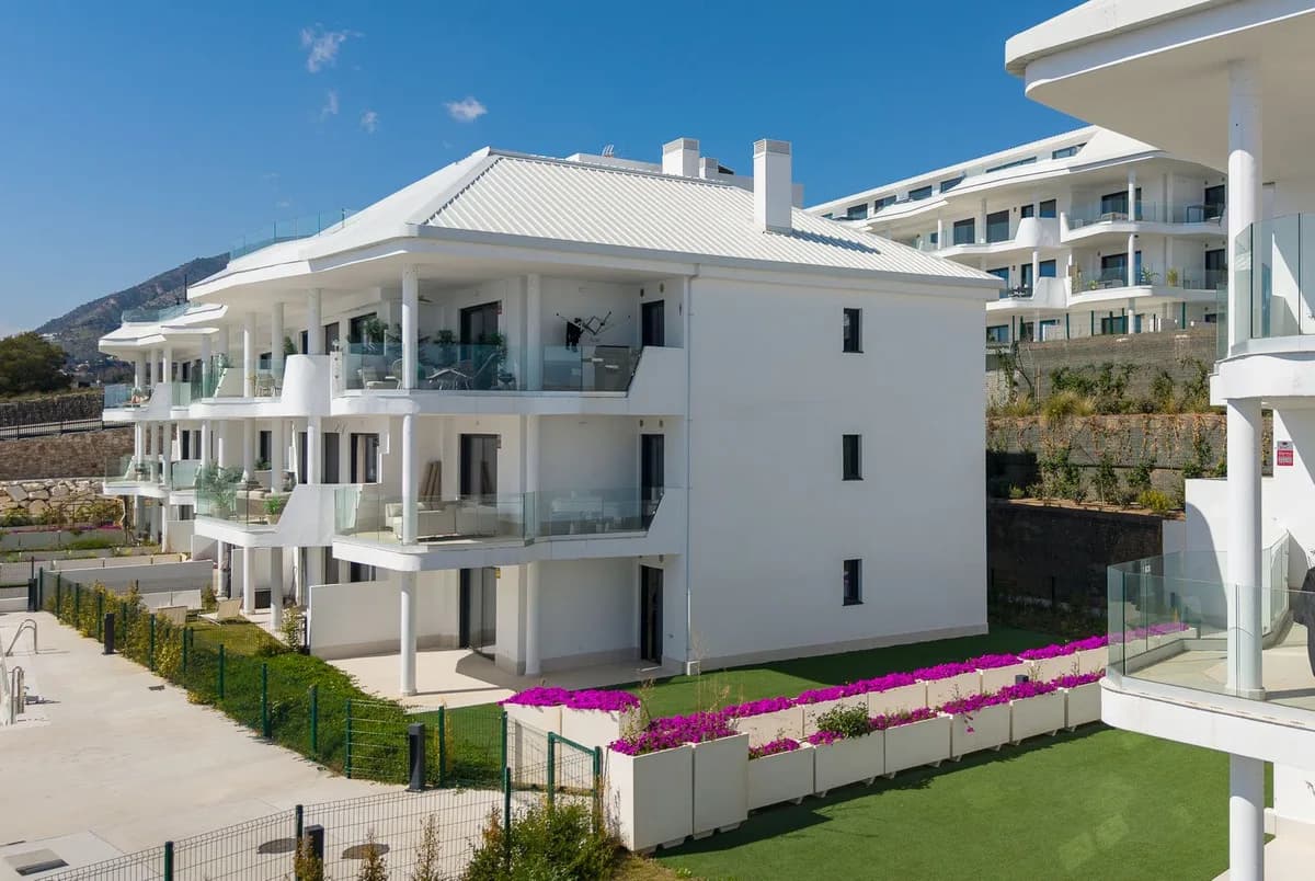 3 Bedroom Ground Floor Apartment for Sale in Fuengirola, Málaga