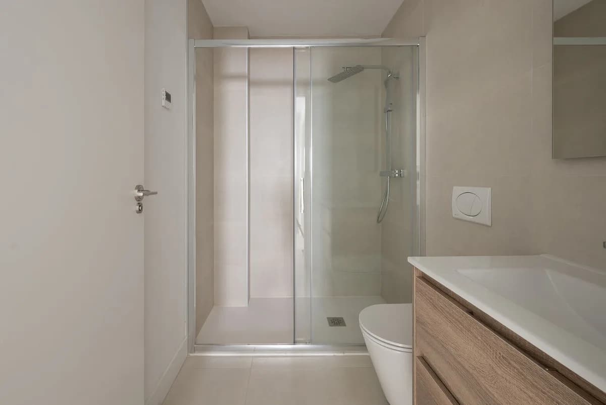 3 Bedroom Ground Floor Apartment for Sale in Fuengirola, Málaga - Image 9