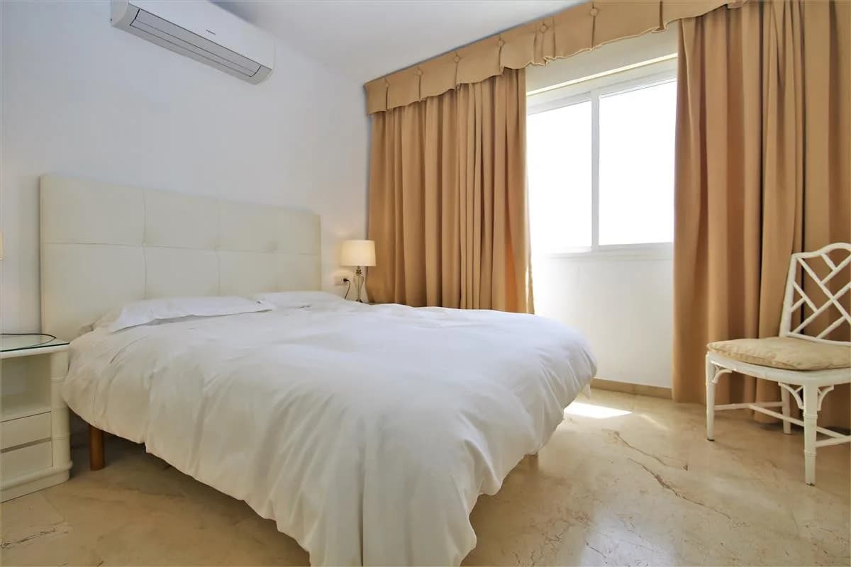 2 Bedroom Penthouse for Sale in Estepona, Málaga - Image 6
