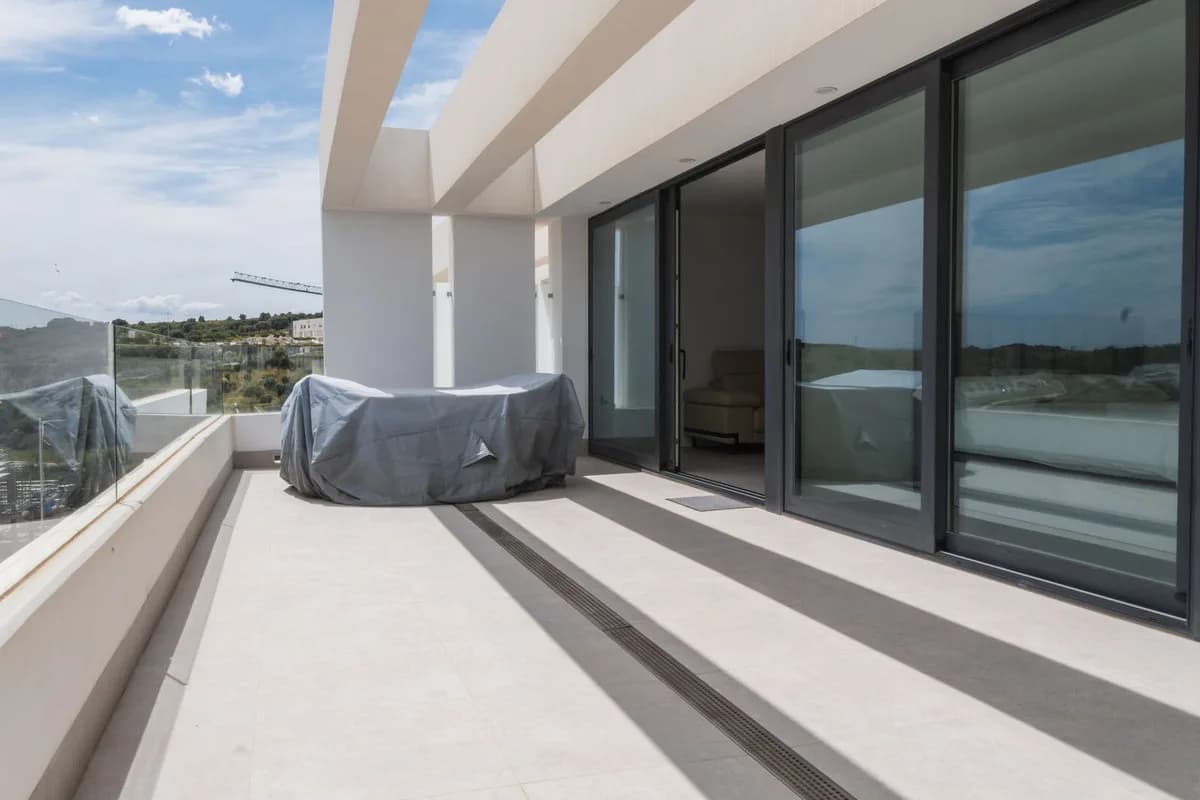 2 Bedroom Penthouse Duplex for Sale in Estepona, Málaga - Image 5