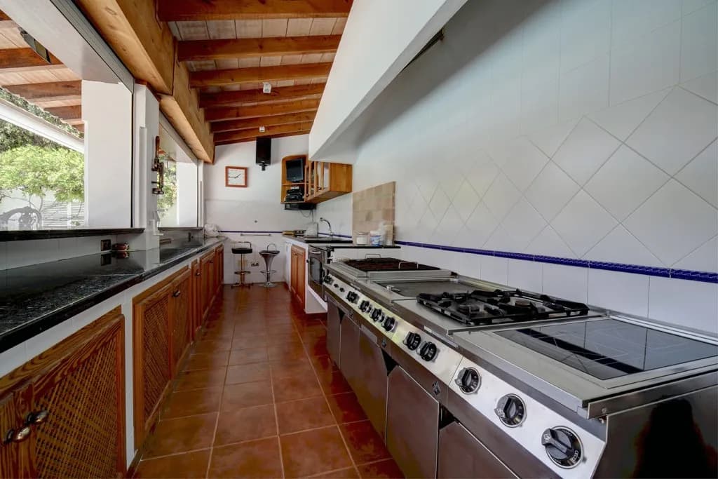 5 Bedroom Detached Villa for Sale in Costalita, Málaga - Image 7