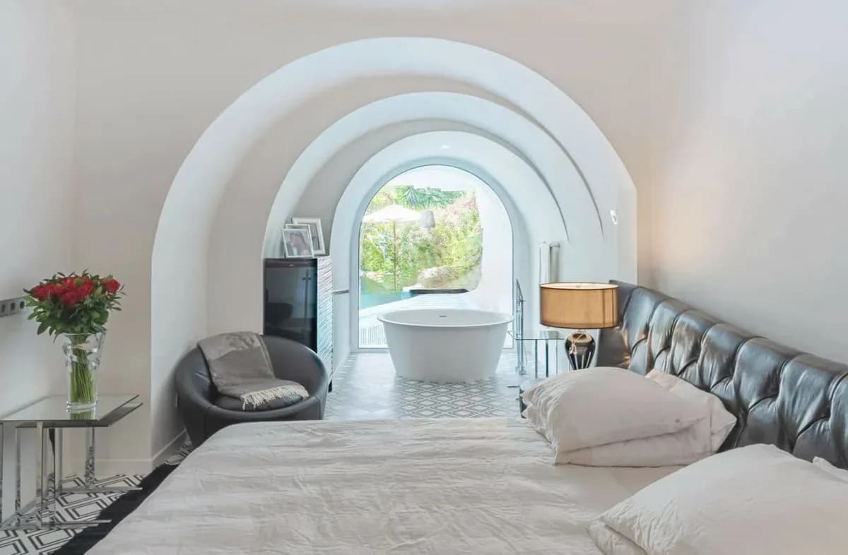 5 Bedroom Townhouse for Sale in Marbella, Málaga - Image 4