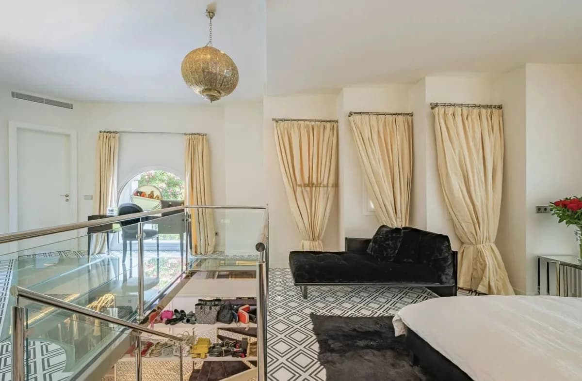 5 Bedroom Townhouse for Sale in Marbella, Málaga - Image 5