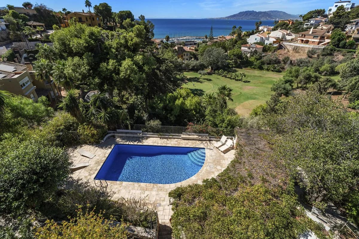 8 Bedroom Detached Villa for Sale in El Candado, Málaga - Image 2