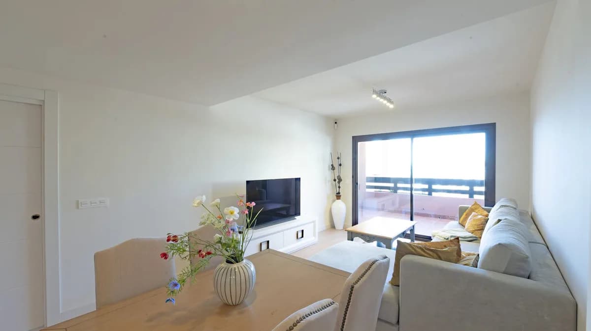 3 Bedroom Penthouse for Sale in Benalmadena, Málaga - Image 6