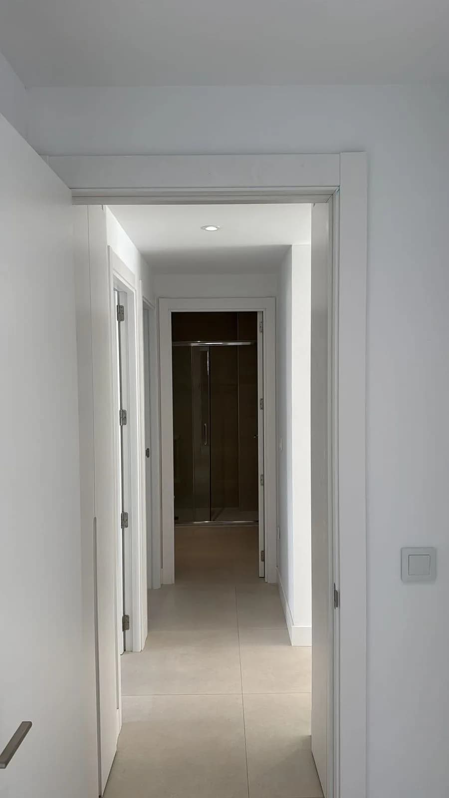 3 Bedroom Middle Floor Apartment for Sale in Fuengirola, Málaga - Image 7