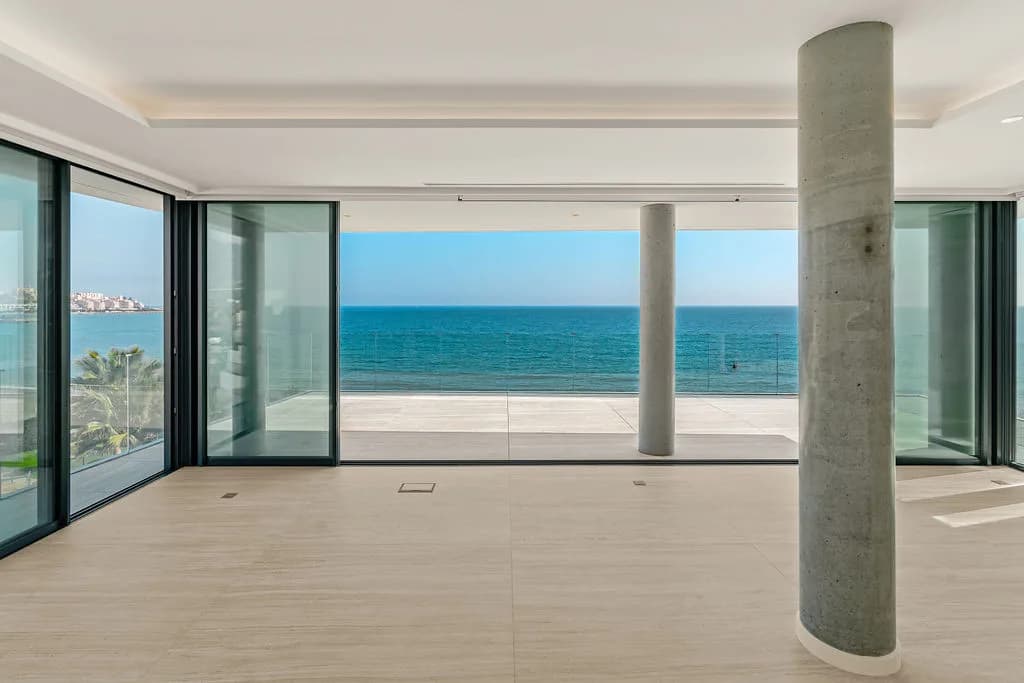 4 Bedroom Penthouse Duplex for Sale in Estepona, Málaga - Image 4