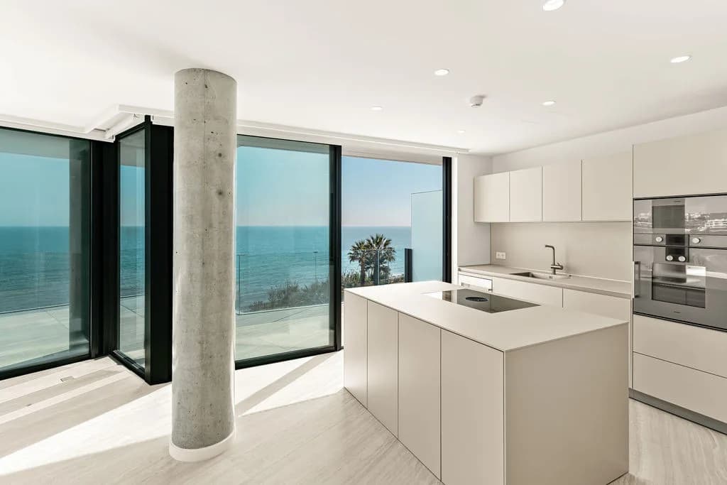 4 Bedroom Penthouse Duplex for Sale in Estepona, Málaga - Image 8