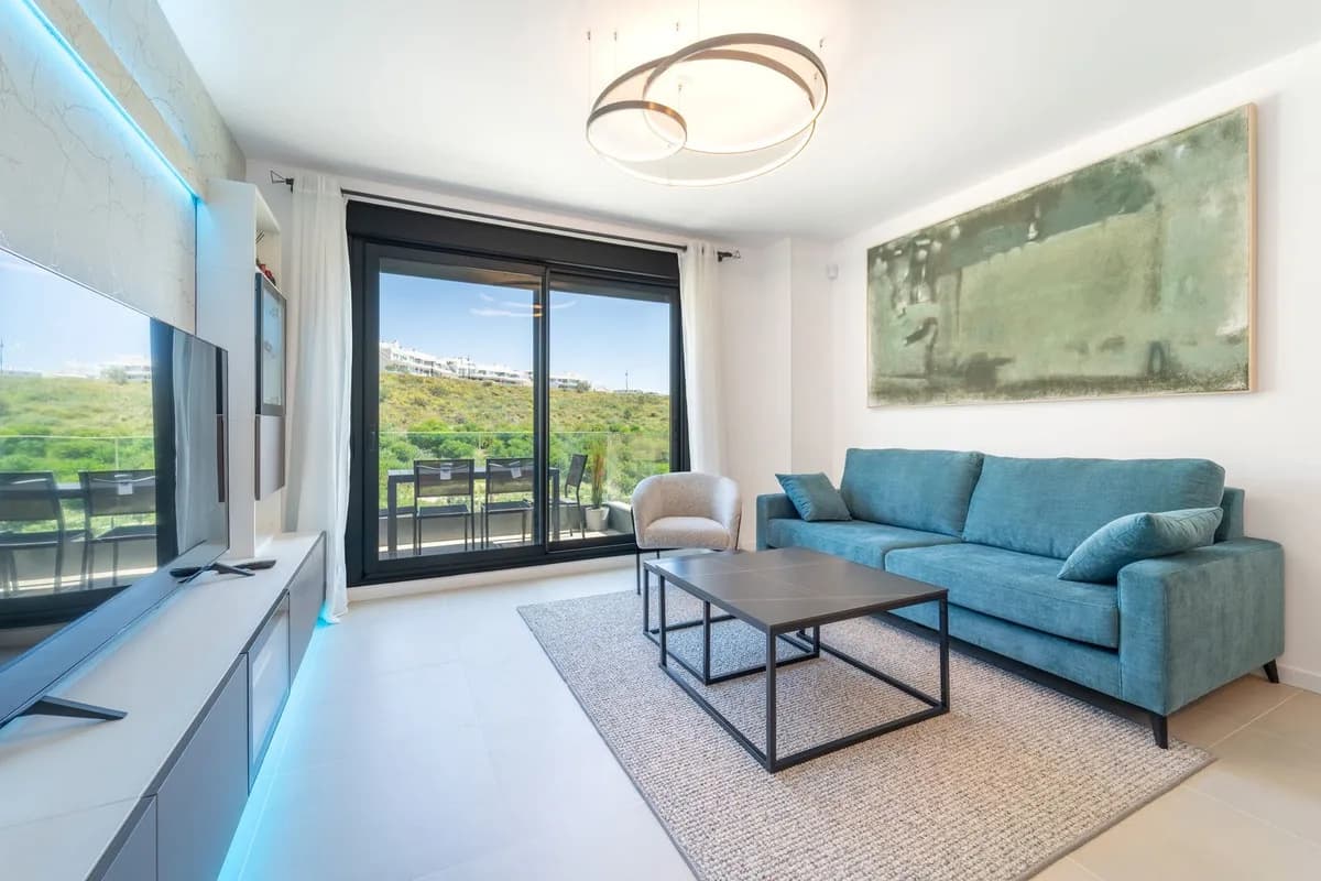 3 Bedroom Middle Floor Apartment for Sale in Fuengirola, Málaga
