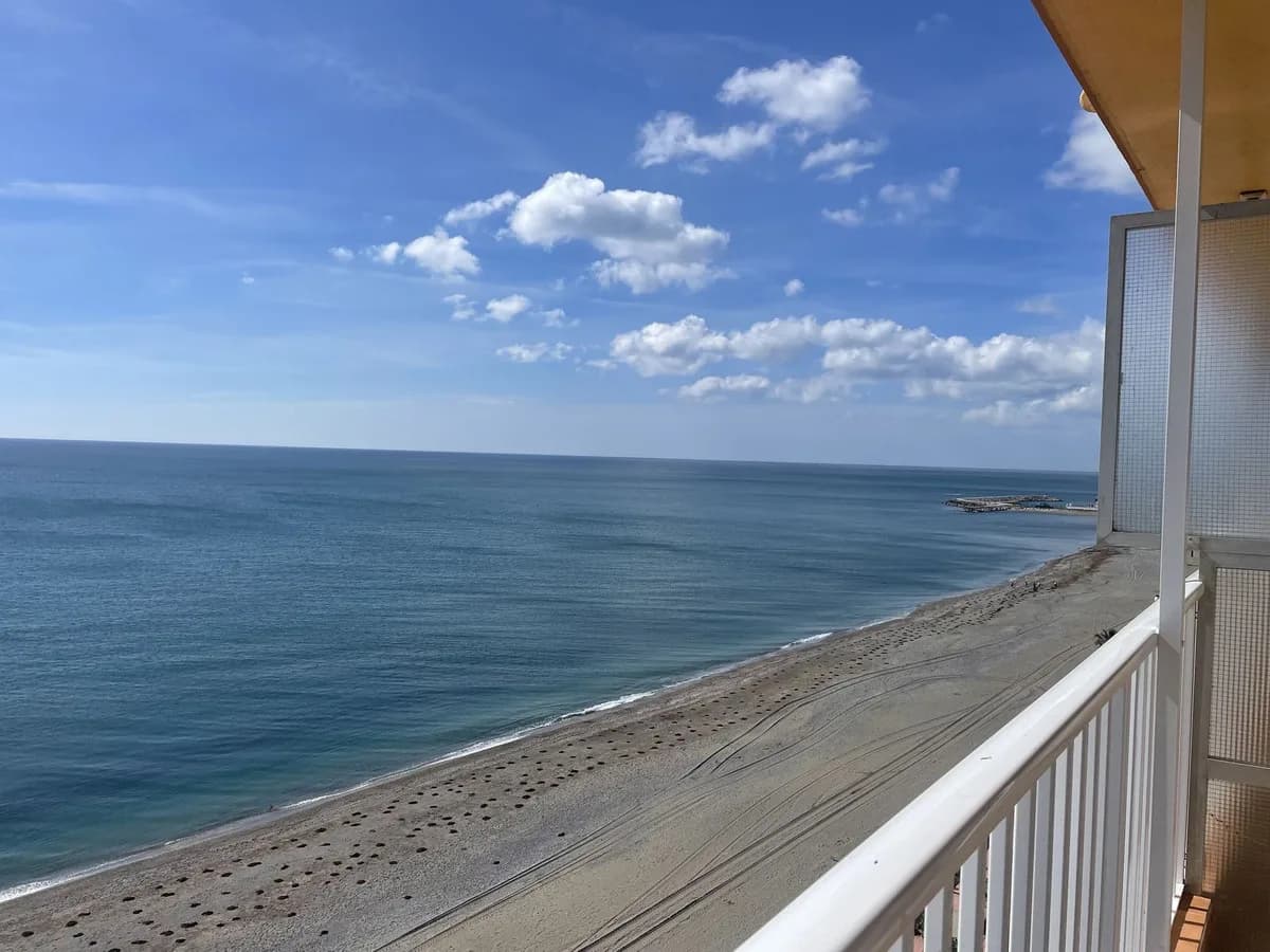 3 Bedroom Top Floor Apartment for Sale in Casares Playa, Málaga - Image 3