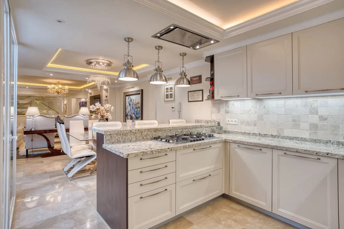 4 Bedroom Townhouse for Sale in Marbella, Málaga - Image 6