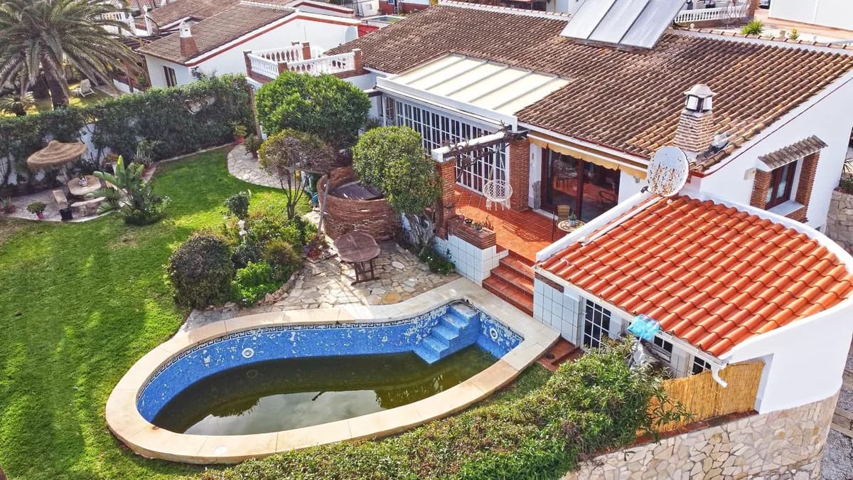 4 Bedroom Detached Villa for Sale in Mijas, Málaga - Image 6