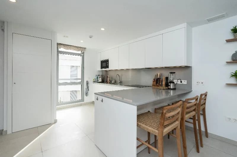 3 Bedroom Penthouse for Sale in Elviria, Málaga - Image 9