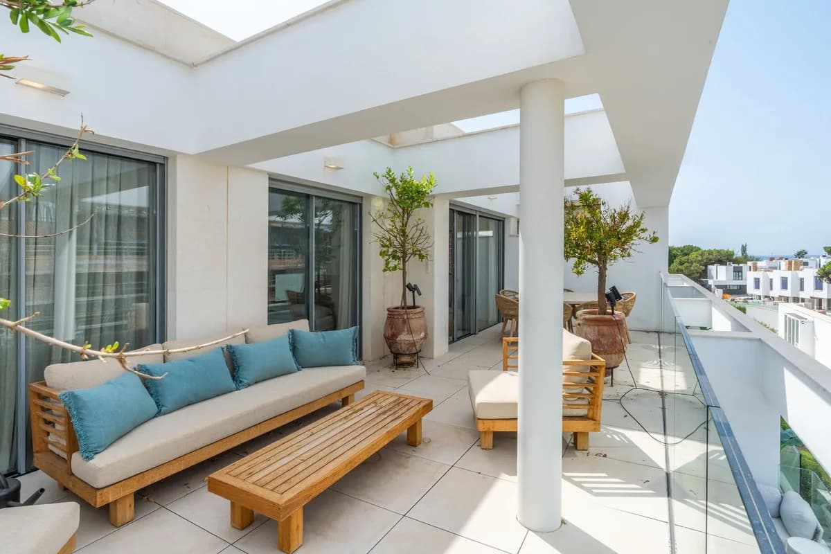 3 Bedroom Penthouse for Sale in Elviria, Málaga