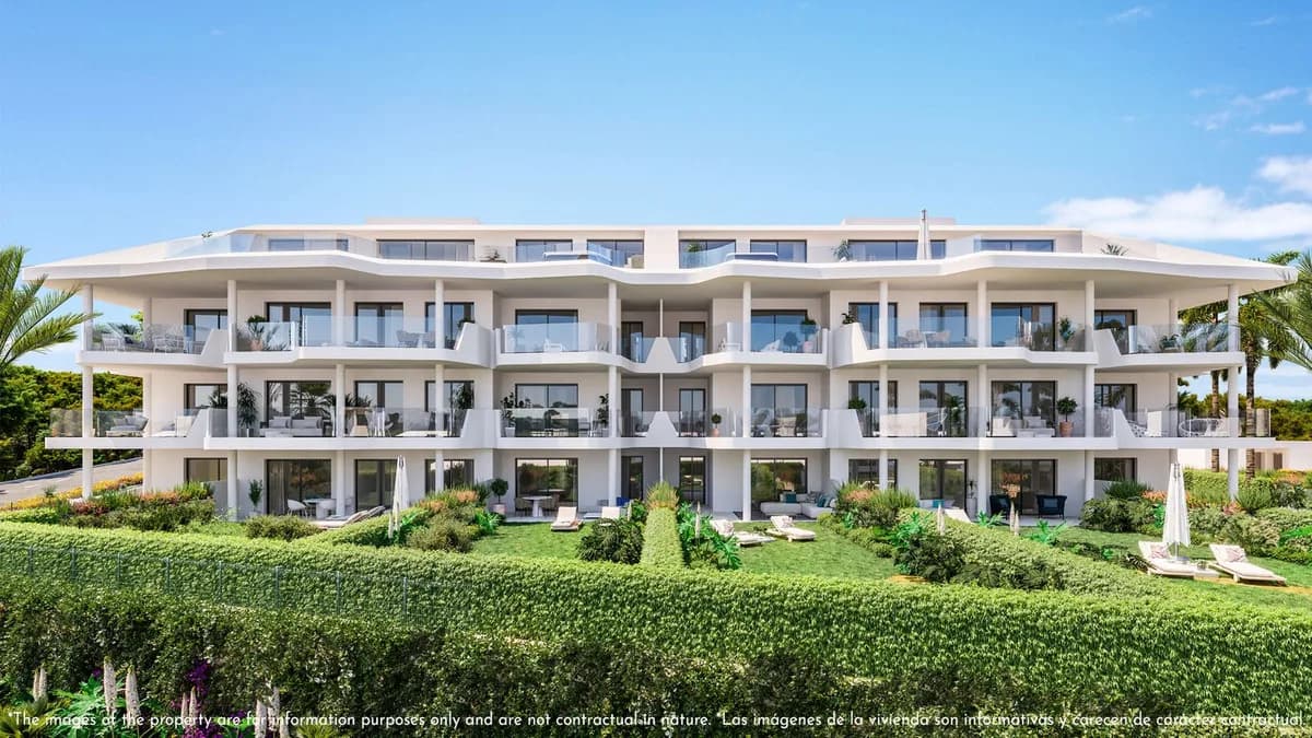 3 Bedroom Middle Floor Apartment for Sale in Fuengirola, Málaga