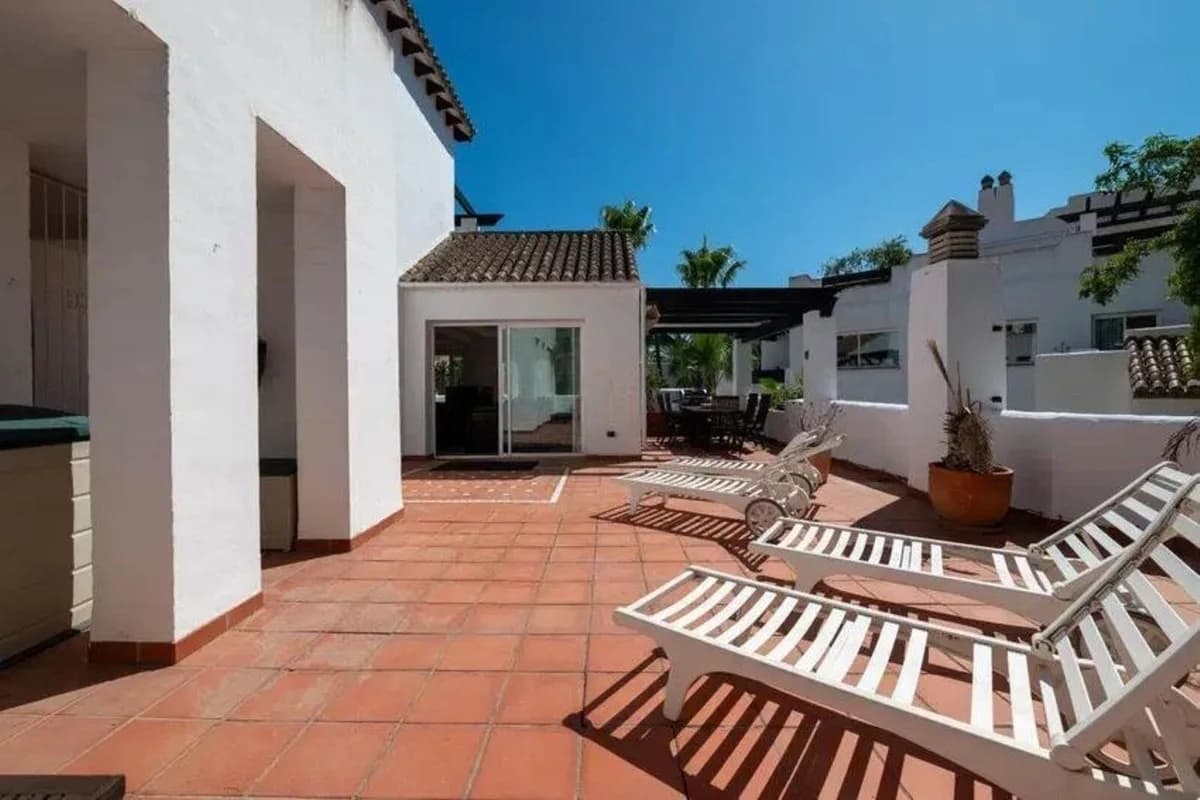 3 Bedroom Penthouse Duplex for Sale in Puerto Banús, Málaga - Image 4