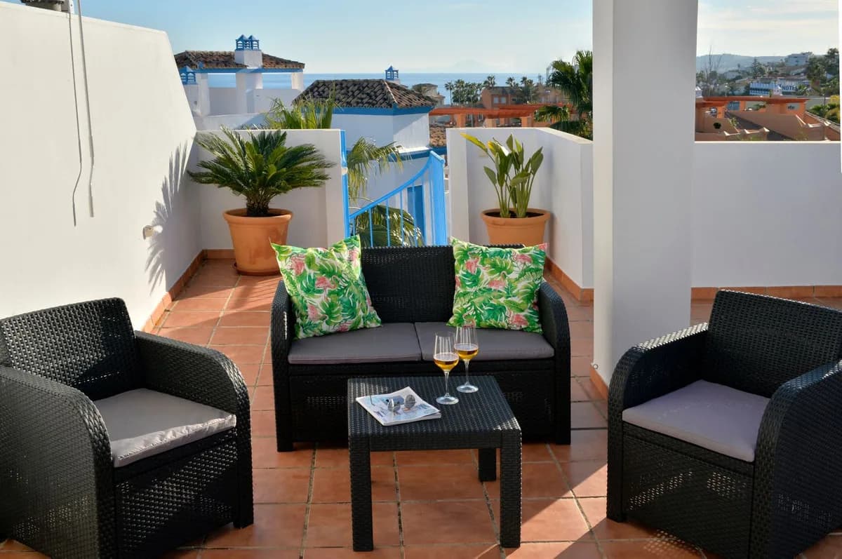 2 Bedroom Top Floor Apartment for Sale in Estepona, Málaga - Image 9