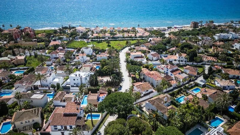 3 Bedroom Detached Villa for Sale in Marbesa, Málaga - Image 2