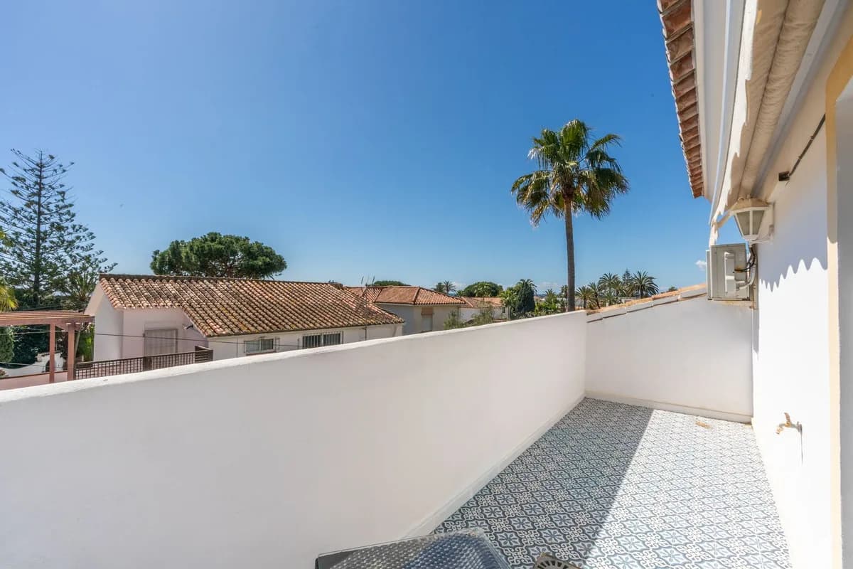 3 Bedroom Detached Villa for Sale in Marbesa, Málaga - Image 3