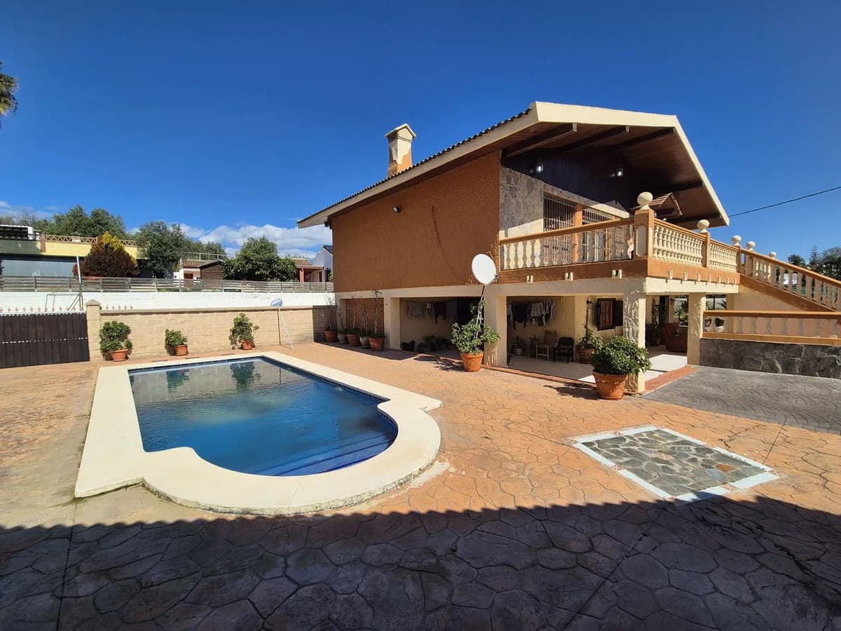 6 Bedroom Finca - Cortijo for Sale in Coín, Málaga