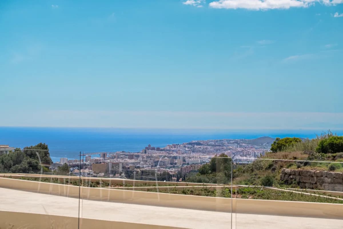 3 Bedroom Ground Floor Apartment for Sale in Fuengirola, Málaga - Image 6