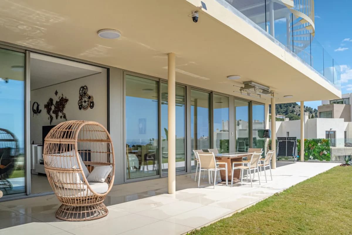 3 Bedroom Ground Floor Apartment for Sale in Fuengirola, Málaga - Image 7