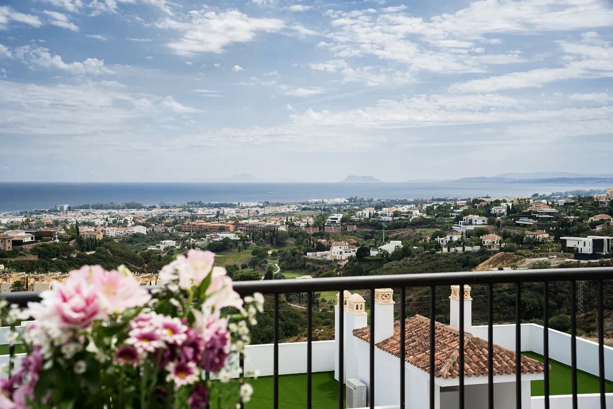 2 Bedroom Penthouse Duplex for Sale in Benahavís, Málaga - Image 2