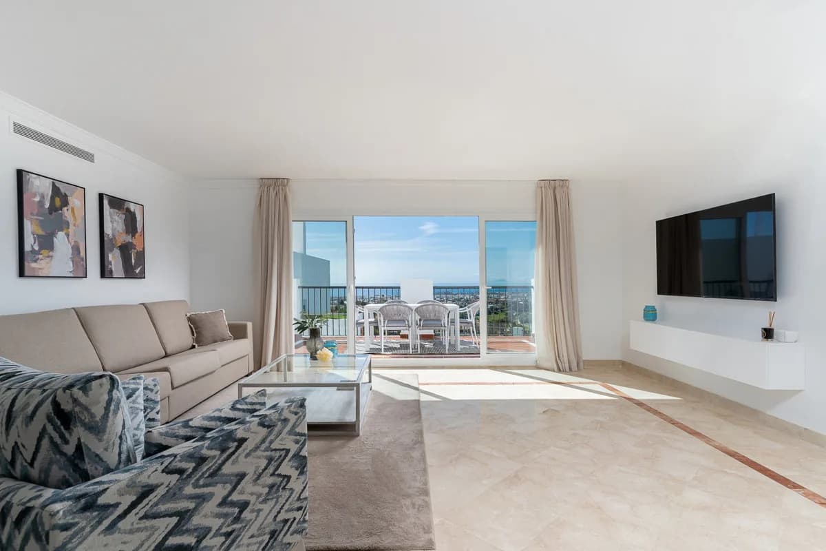2 Bedroom Penthouse Duplex for Sale in Benahavís, Málaga - Image 6