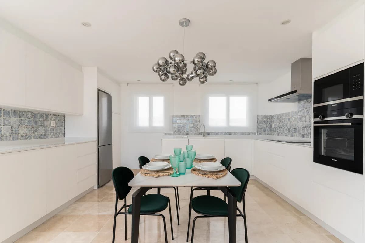 2 Bedroom Penthouse Duplex for Sale in Benahavís, Málaga - Image 9