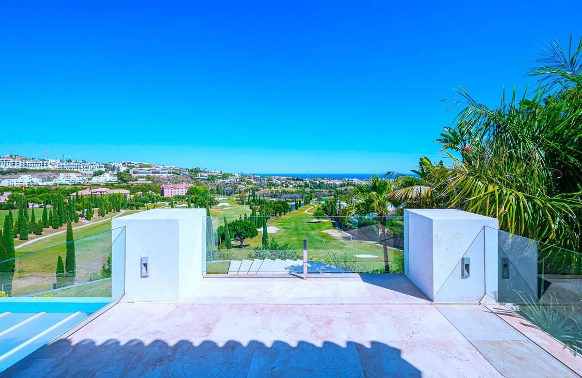 6 Bedroom Detached Villa for Sale in Los Flamingos, Málaga - Image 9