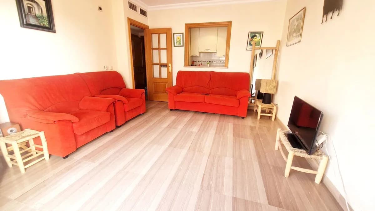 1 Bedroom Middle Floor Apartment for Sale in Fuengirola, Málaga - Image 7