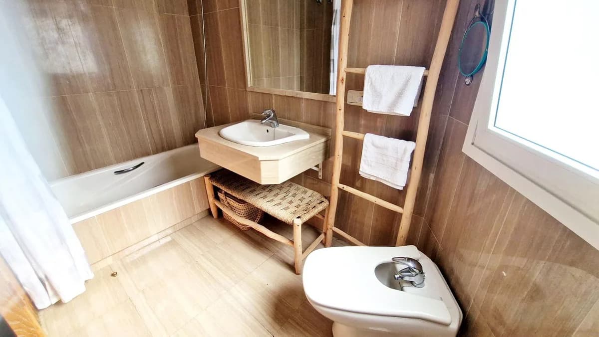 1 Bedroom Middle Floor Apartment for Sale in Fuengirola, Málaga - Image 8