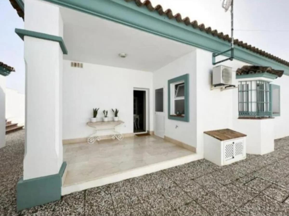 5 Bedroom Detached Villa for Sale in San Roque, Cádiz - Image 5