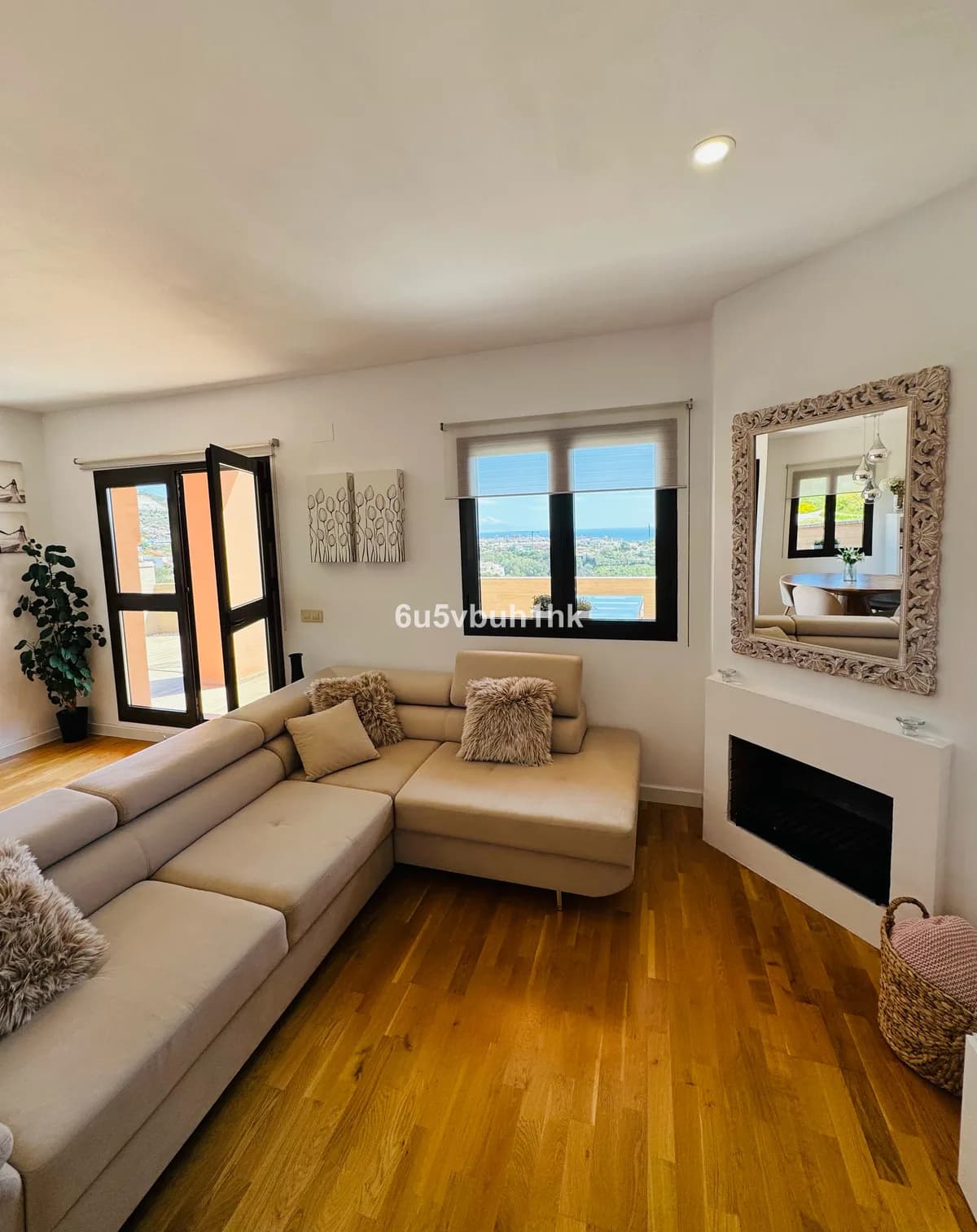3 Bedroom Detached Villa for Sale in Benalmadena Pueblo, Málaga - Image 3