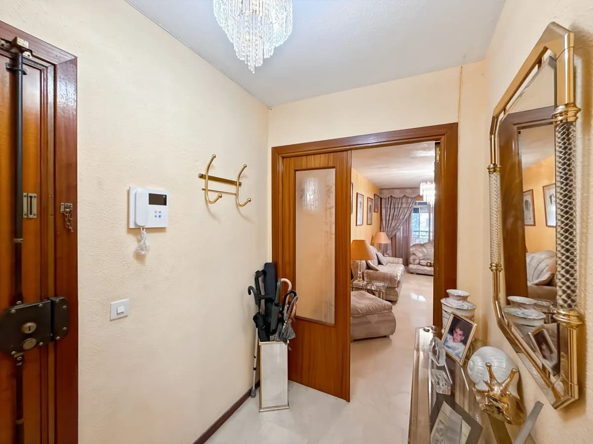 3 Bedroom Middle Floor Apartment for Sale in Perchel Sur, Málaga - Image 5