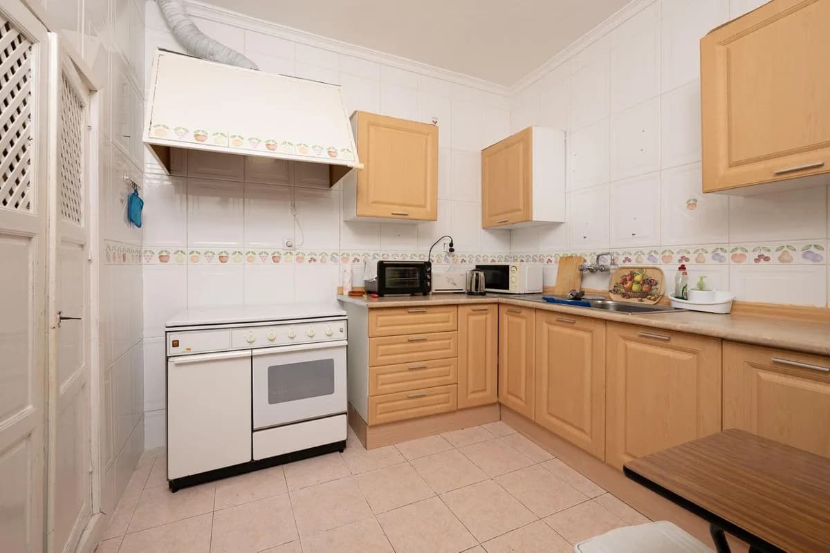 7 Bedroom Townhouse for Sale in Tolox, Málaga - Image 8
