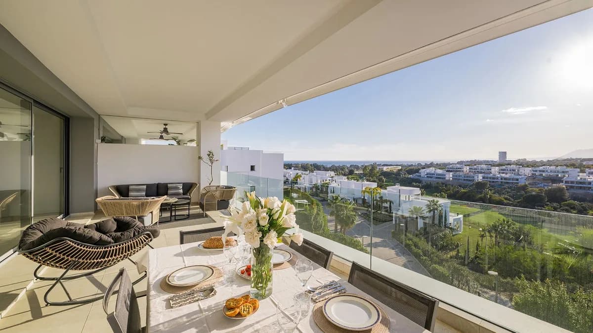 4 Bedroom Middle Floor Apartment for Sale in Santa Clara, Málaga